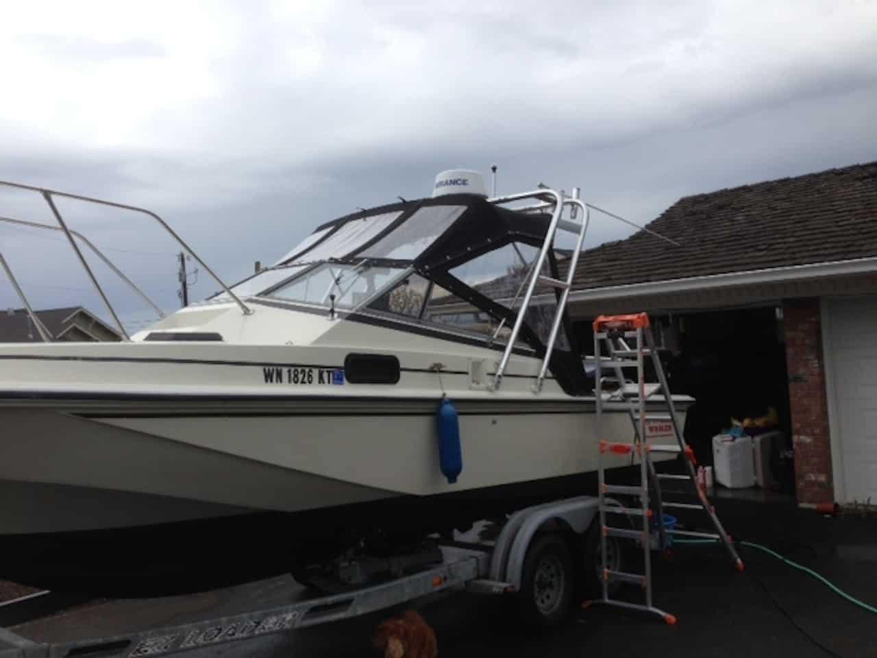 Boston Whaler 22 Revenge Walk Thru Arch 1986 image 1