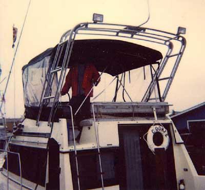 Carver 28 Mariner/ Voyager Arch 1983 image 1