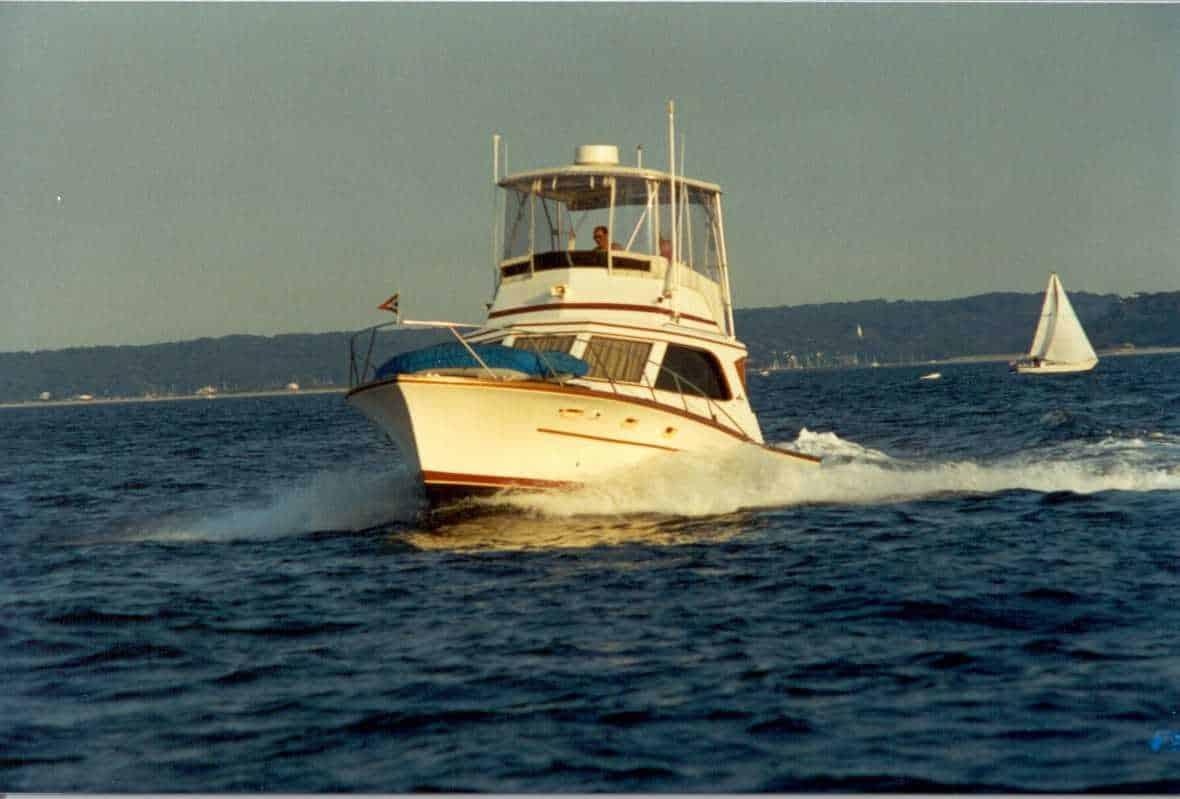 Egg Harbor 40 Sedan Top 1975 image 1