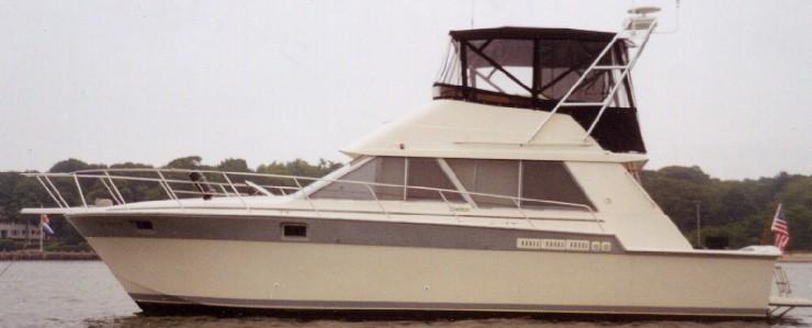Atlantic Towers arch installed on a Silverton 40 Convertible boat, showcasing its sleek design and structure.