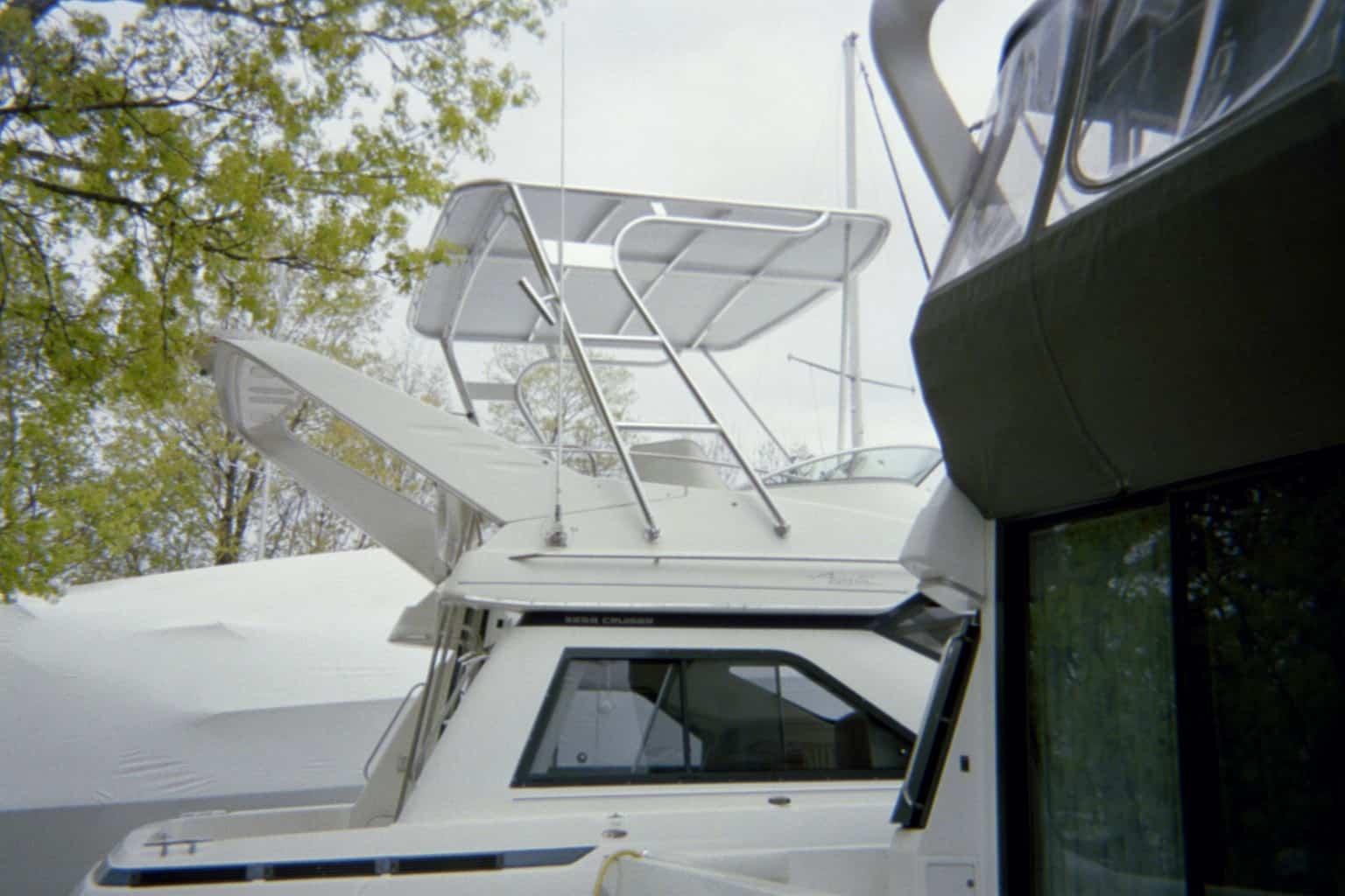 Bayliner 3258 Command Bridge Top 1995 image 1