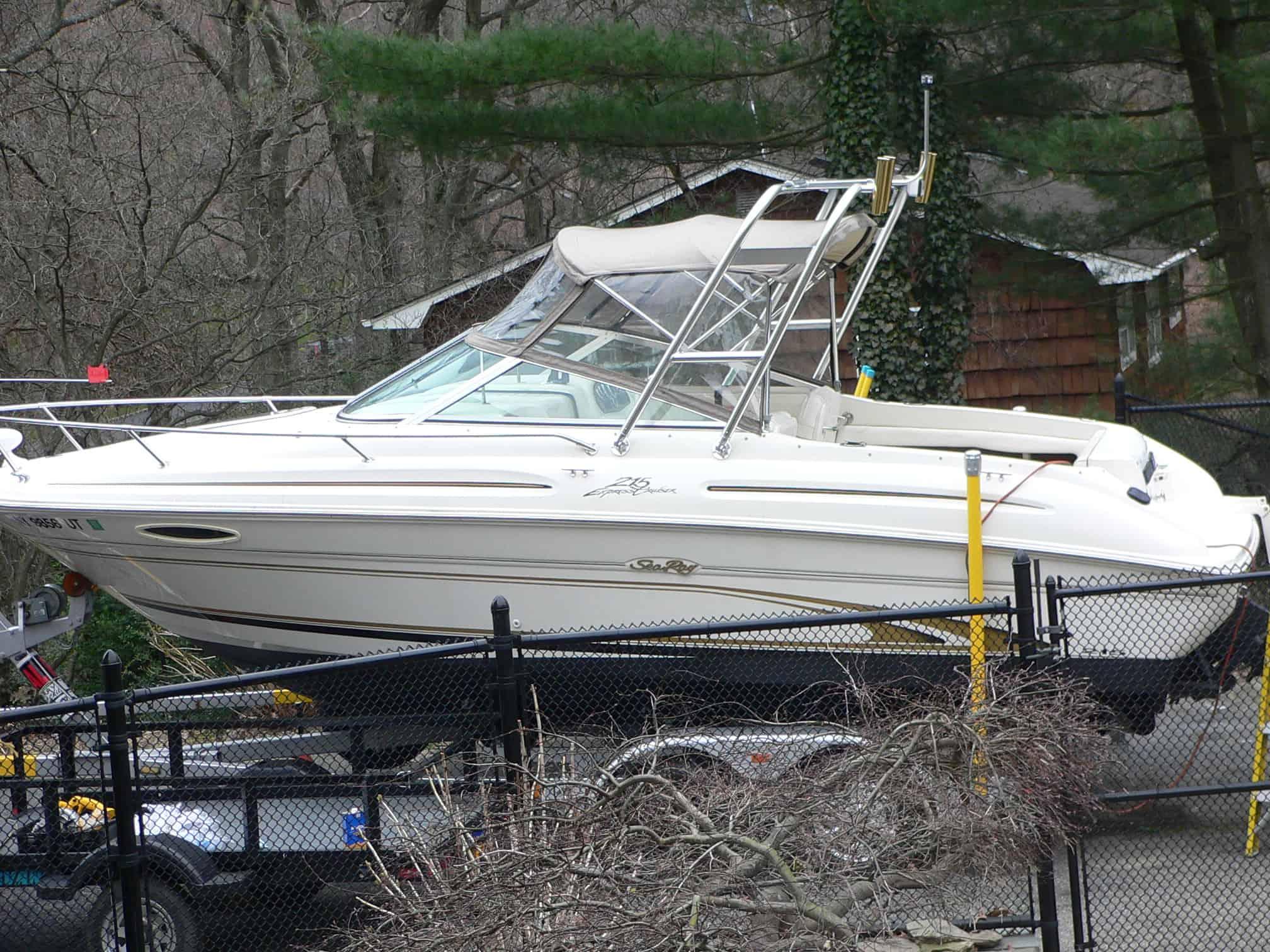 Sea Ray 215 Express Cruiser Arch 1996 image 1