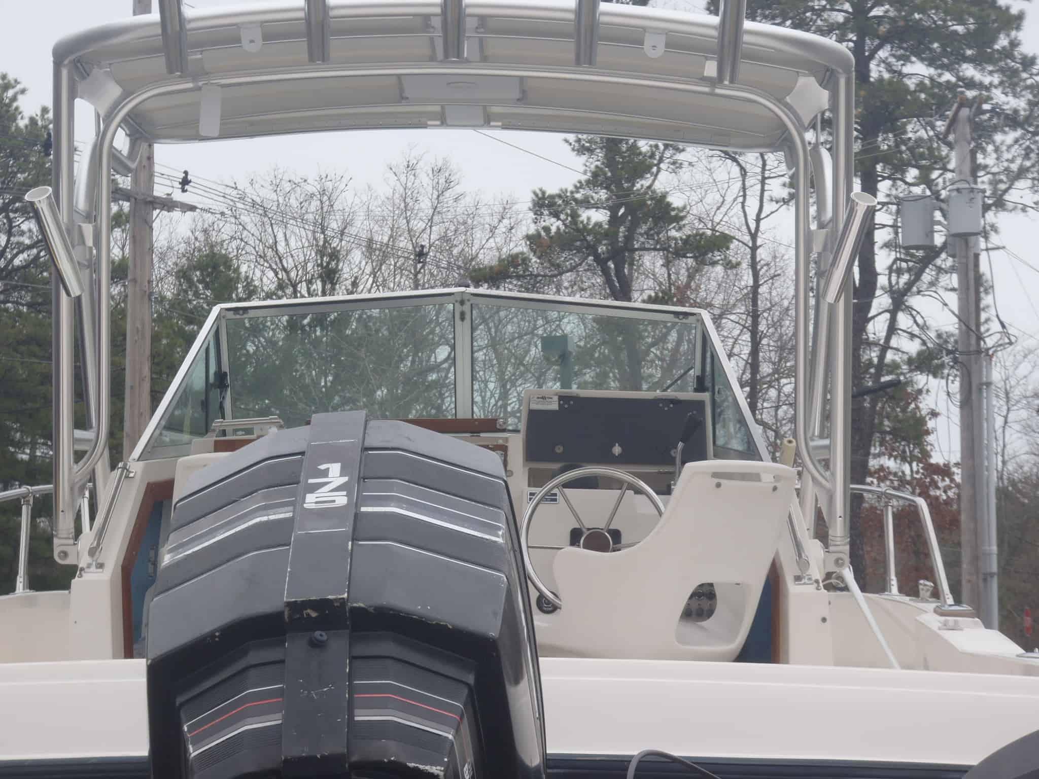 Atlantic Towers Top installed on a Grady White 228 Seafarer walkaround boat.