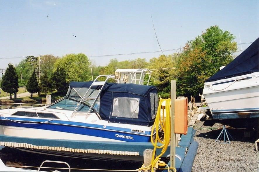 Regal 277 Commodore Arch 1986 image 1