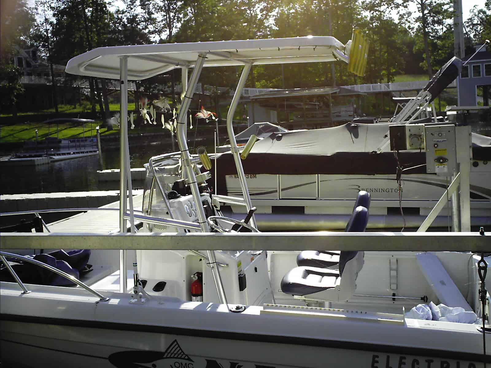 Neptune 18 Sunbird T-Top image 1