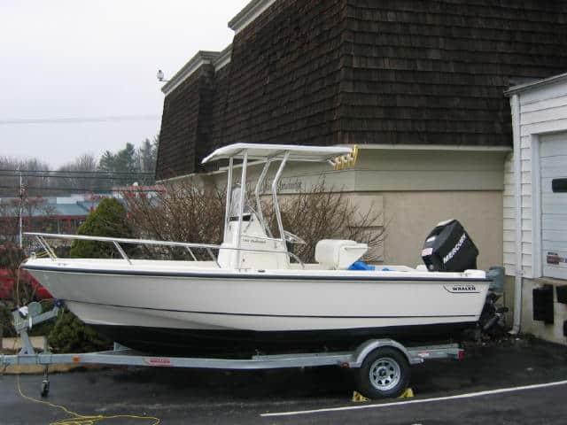 Boston Whaler 19 Nantucket T-Top 2004 image 1