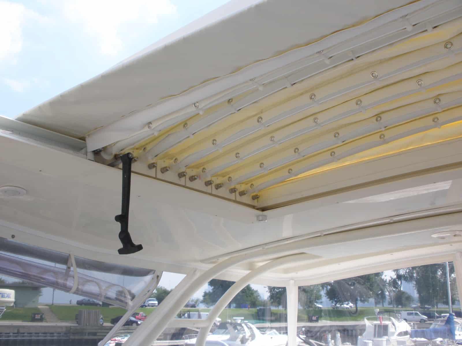 Silverton 43 Motor Yacht Accessories 2001 image 1