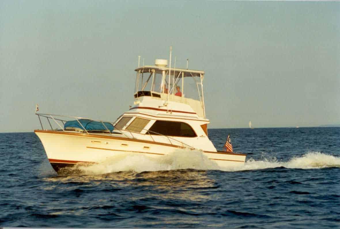 Egg Harbor 40 Sedan Top 1975 image 1