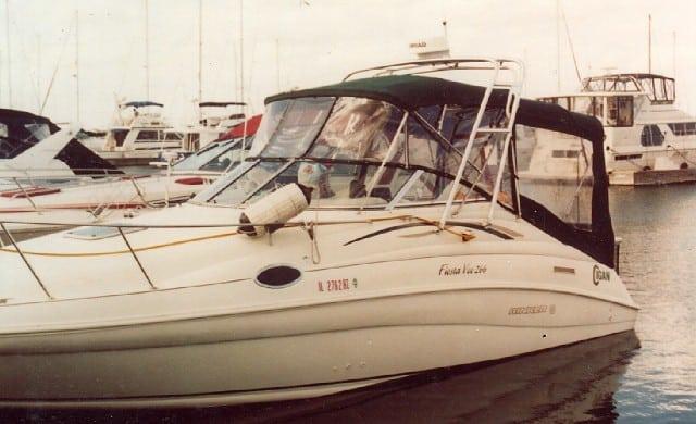 Rinker 266 Fiesta Vee Arch 1996 image 1