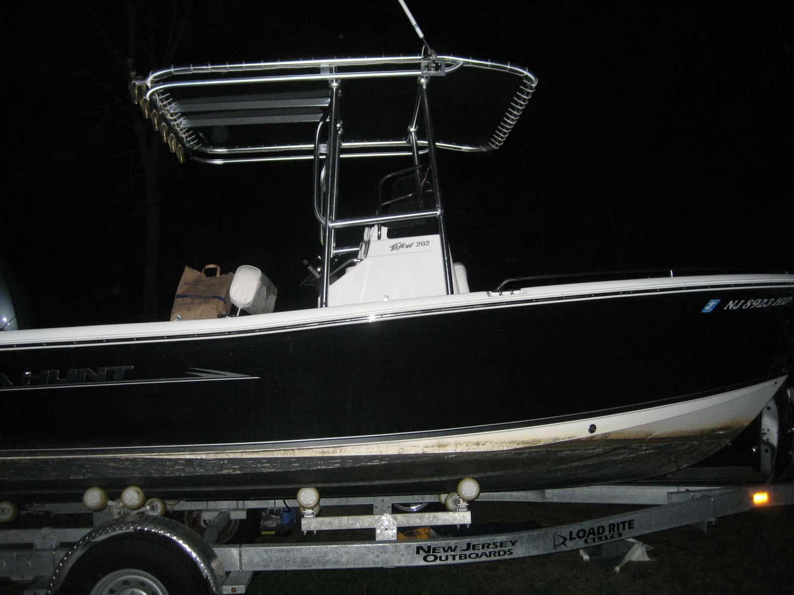 Atlantic Towers T-Top mounted on a Sea Hunt 202 Triton center console boat.