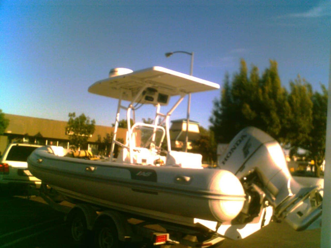 AB Inflatables 24VST T-Top 2006 image 1