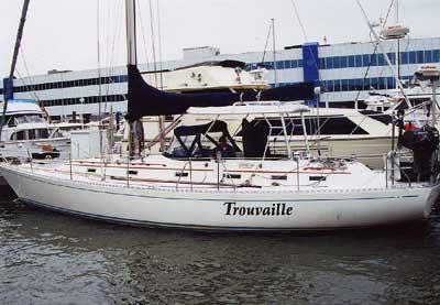 Hylas Yachts 44 Center Cockpit Top 1992 image 1