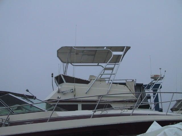 Atlantic Towers Top installed on a Viking 35 FB boat, showcasing the boat's upper structure.
