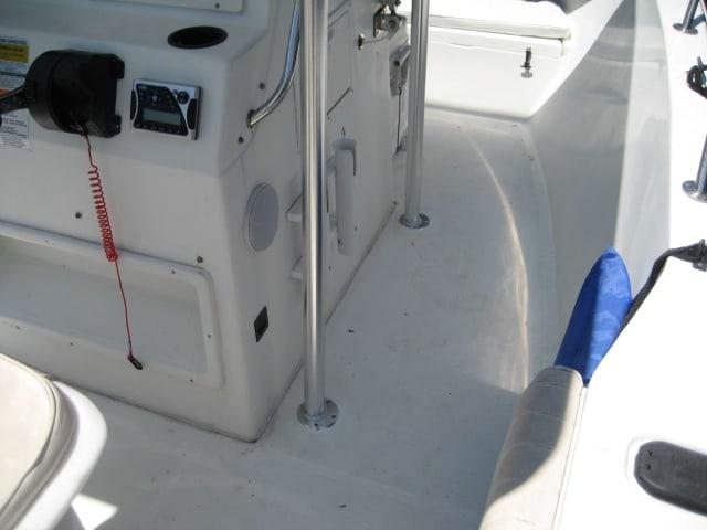 Hydra Sports 212 T-Top 2000 image 1