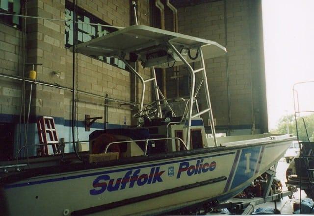 Boston Whaler 22 Outrage T-Top 1983 image 1