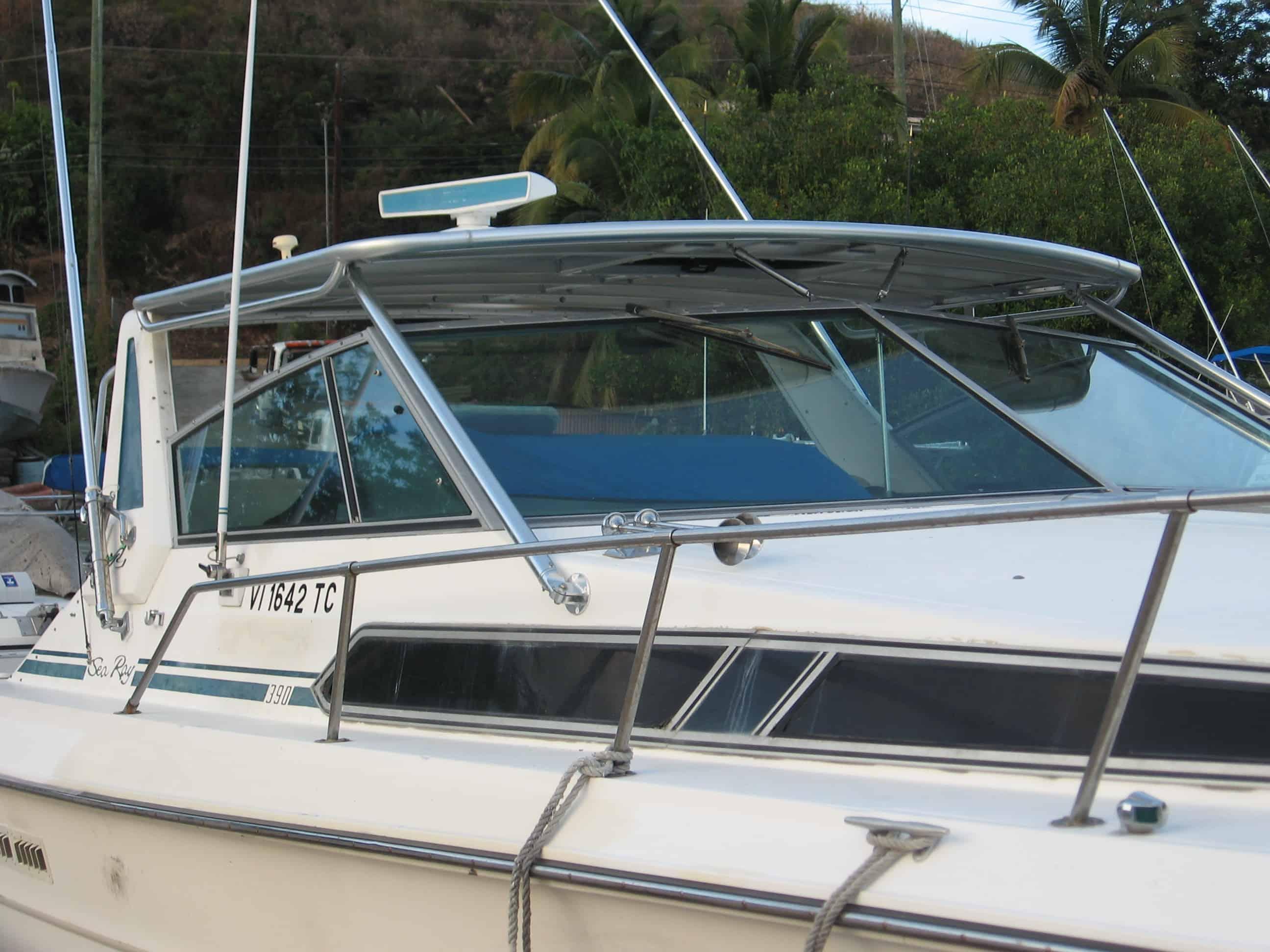 Sea Ray 390 Express Cruiser Top 1984 image 1
