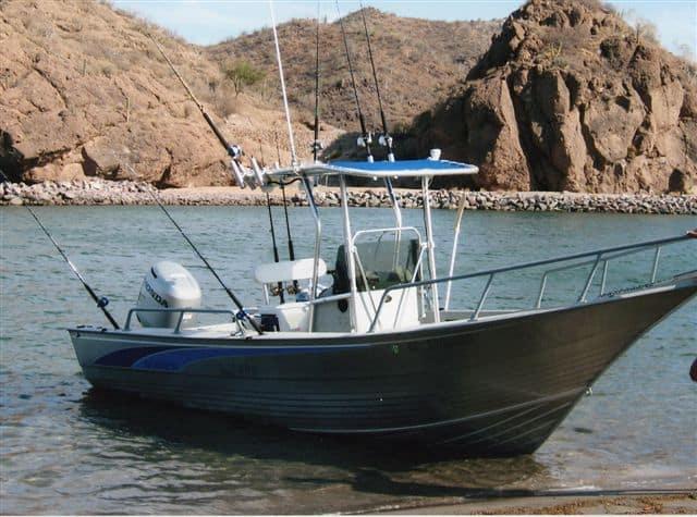 Gregor Boats 22 Center Console T-Top 2004 image 1