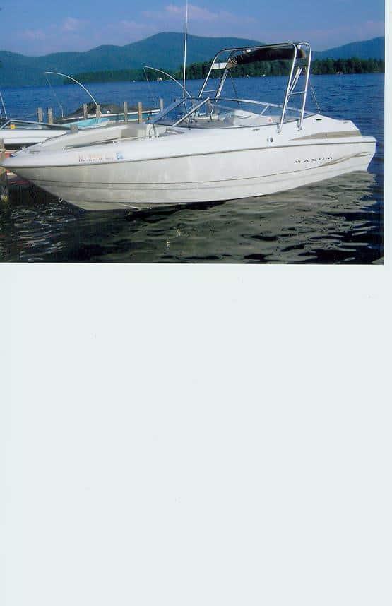 Atlantic Towers arch installed on a Maxum 2300 SR bow rider boat, enhancing its design and functionality.