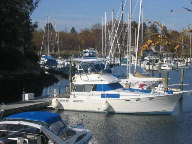 Bayliner 3870/3888 Motor Yacht Top 1983 image 1