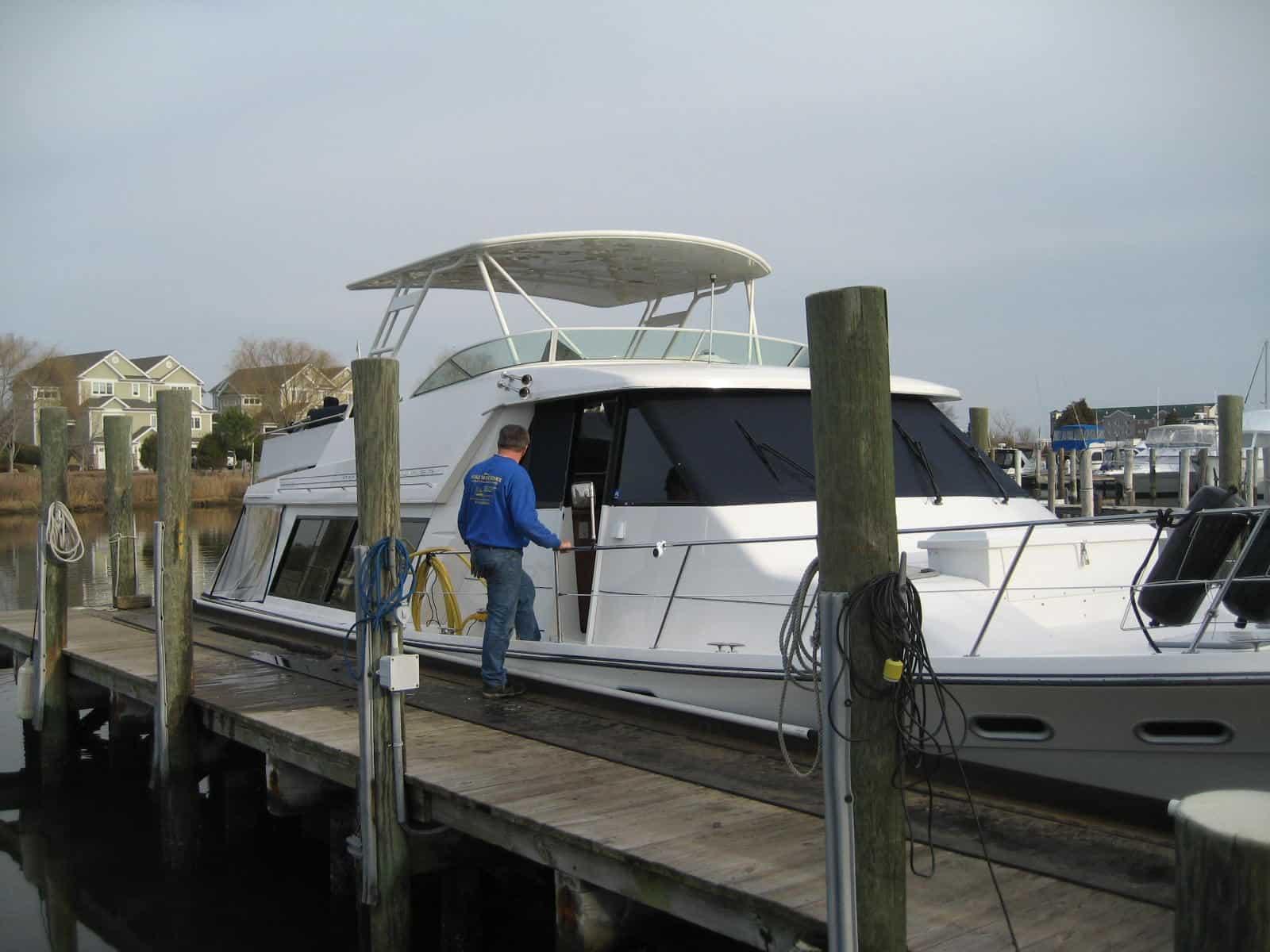 Bayliner 4788 Pilot House Motor Yacht Top 1994 image 1