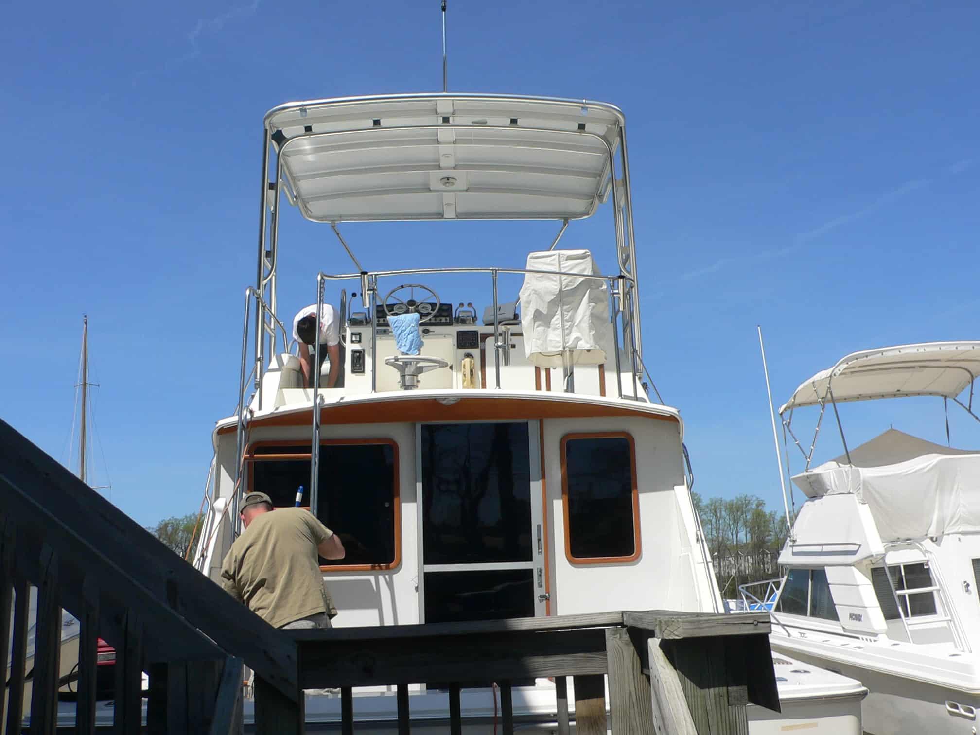Bertram 33 Flybridge Cruiser Top 1977 image 1