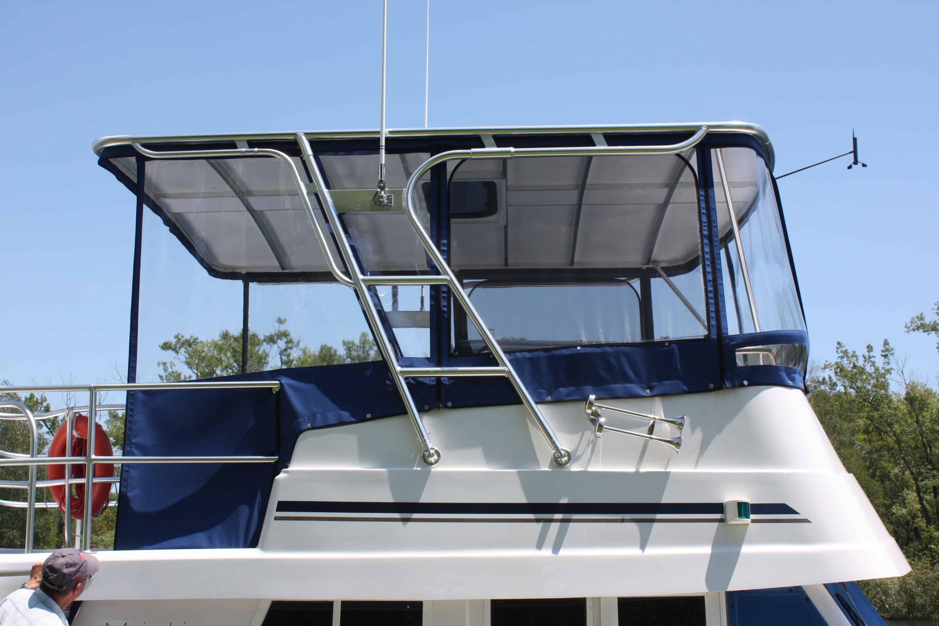 Mainship 350/390 Trawler Top 1996 image 1