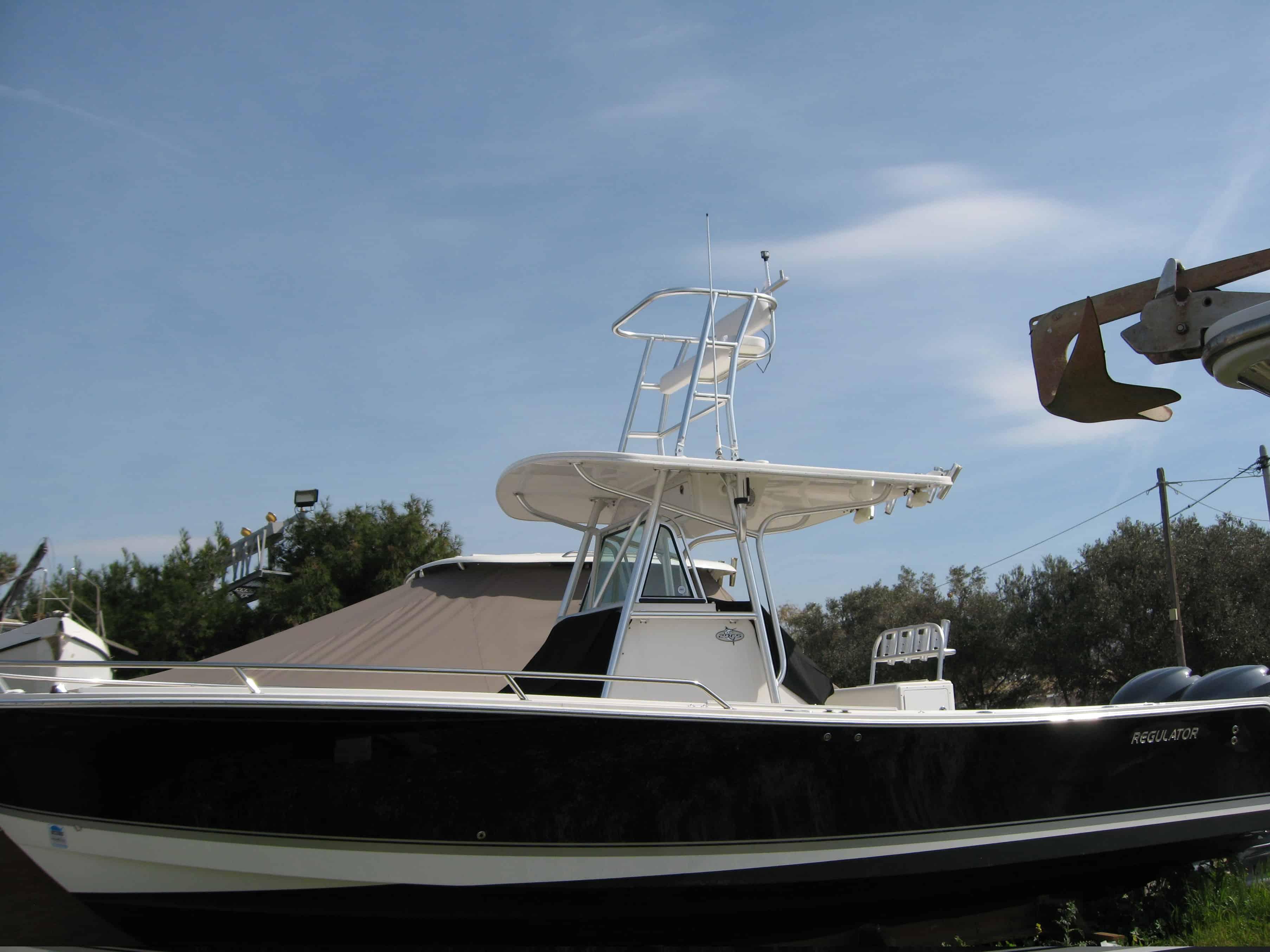 Regulator 29 center console Tuna Tower 2008 image 1