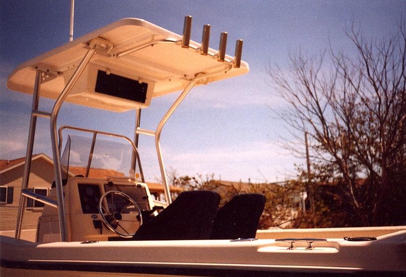 Grady White 209 Center Console T-Top 2002 image 1
