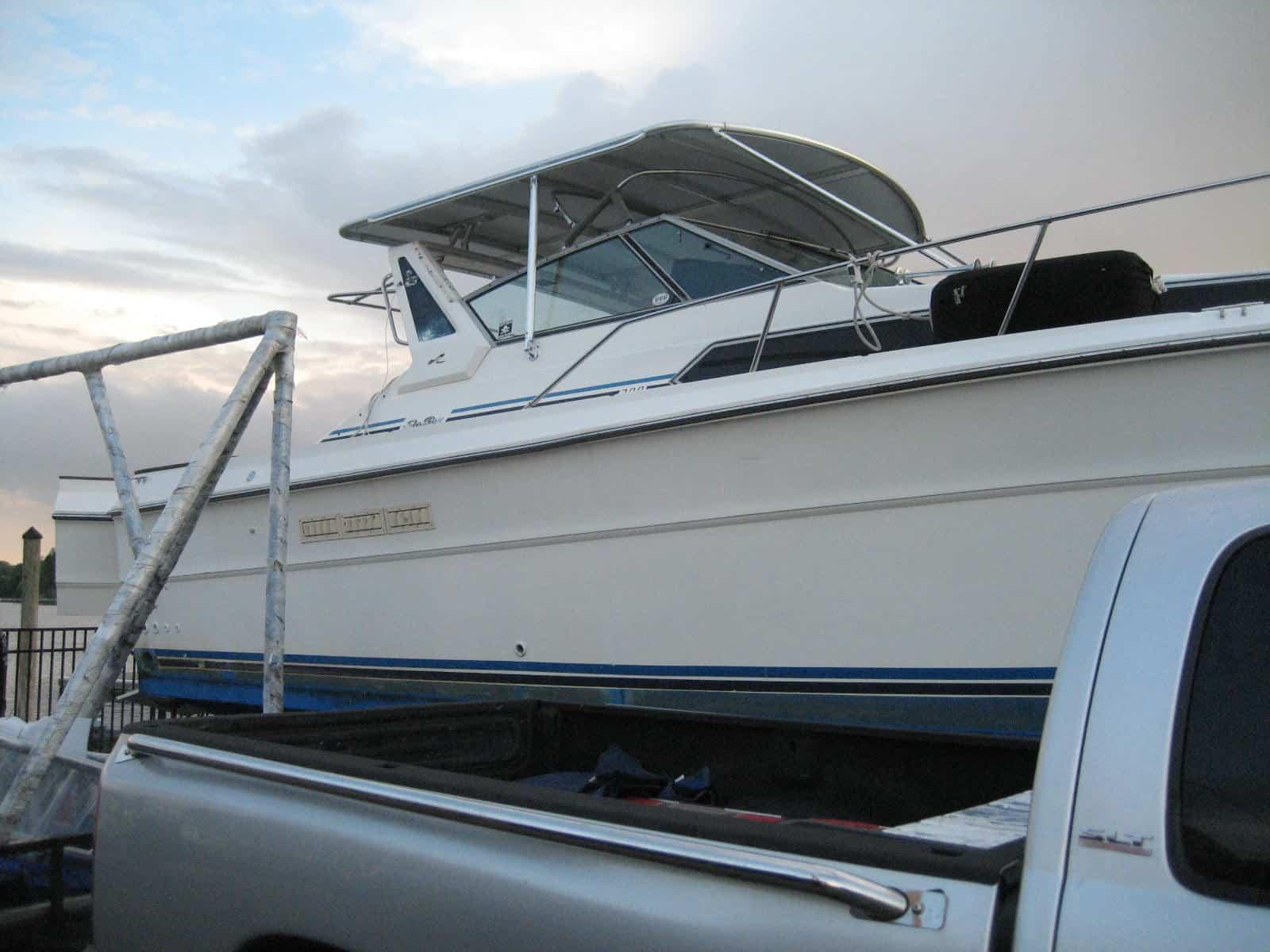 Sea Ray 390 Express Cruiser Top 1984 image 1