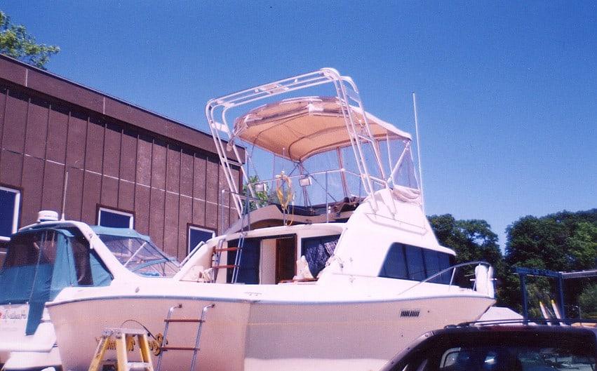 Silverton 31 Convertible Arch 1979 image 1
