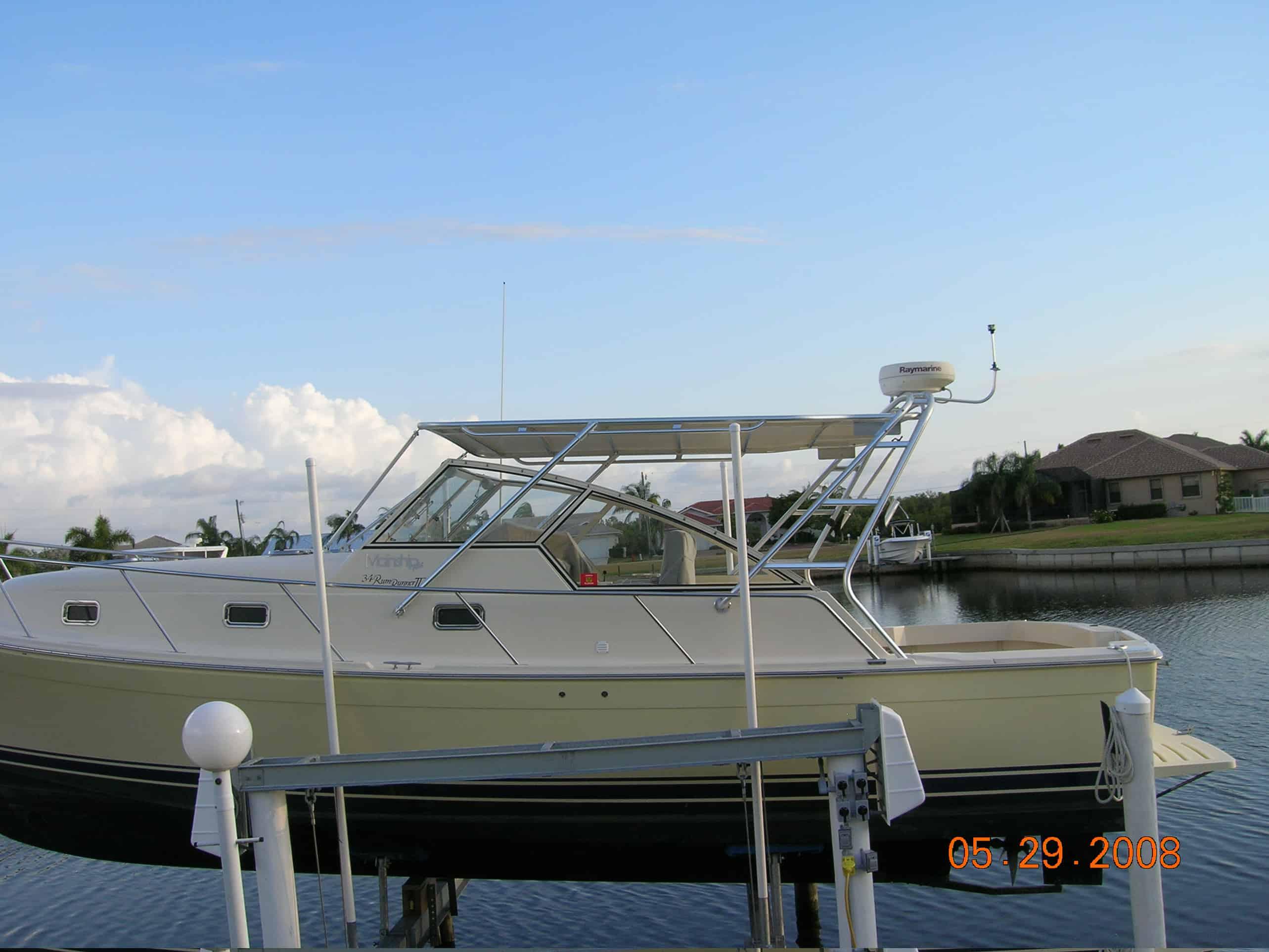 Mainship Pilot Top 1999 image 1