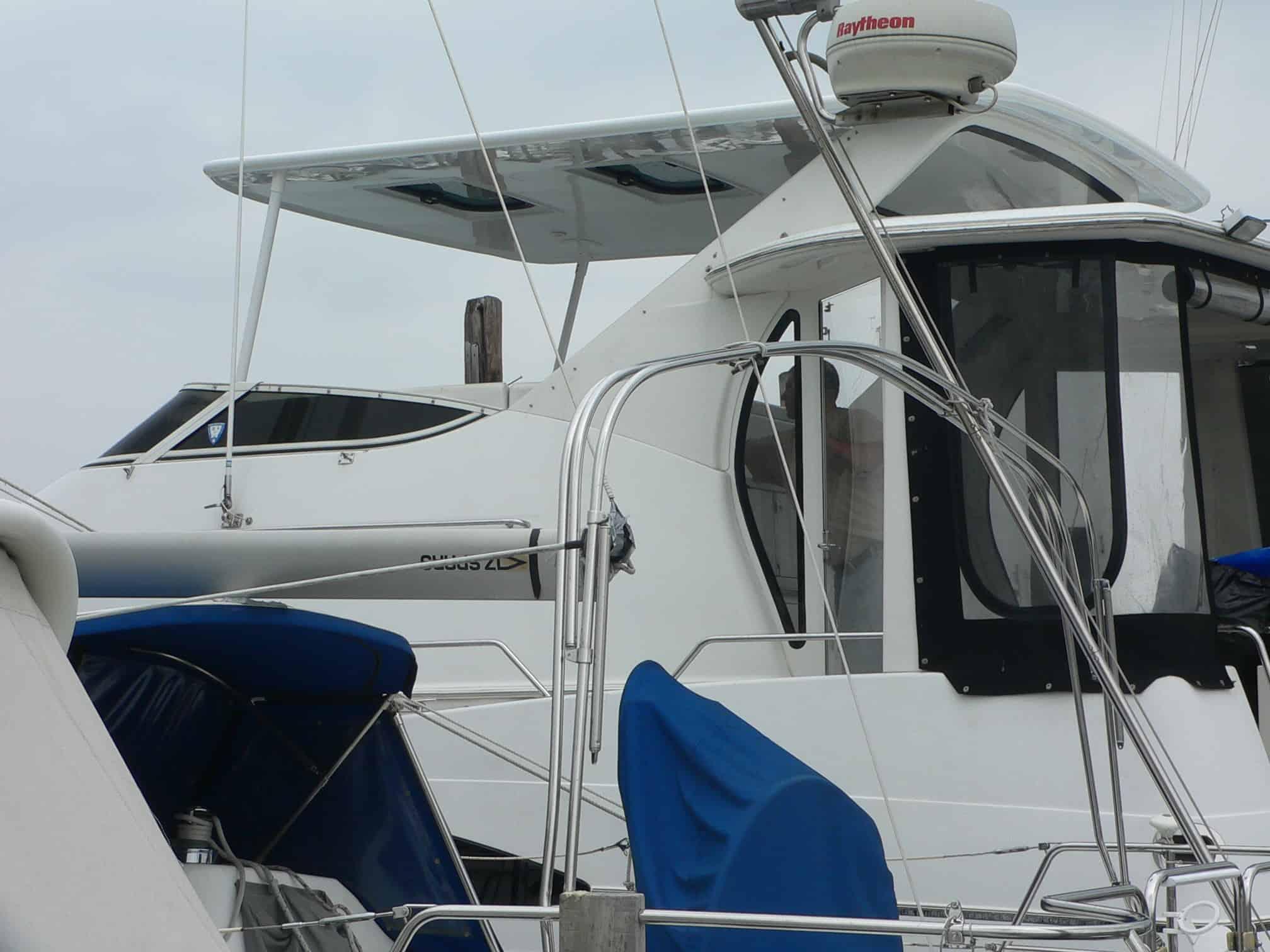 Carver 396 Motor Yacht Top 2000 image 1