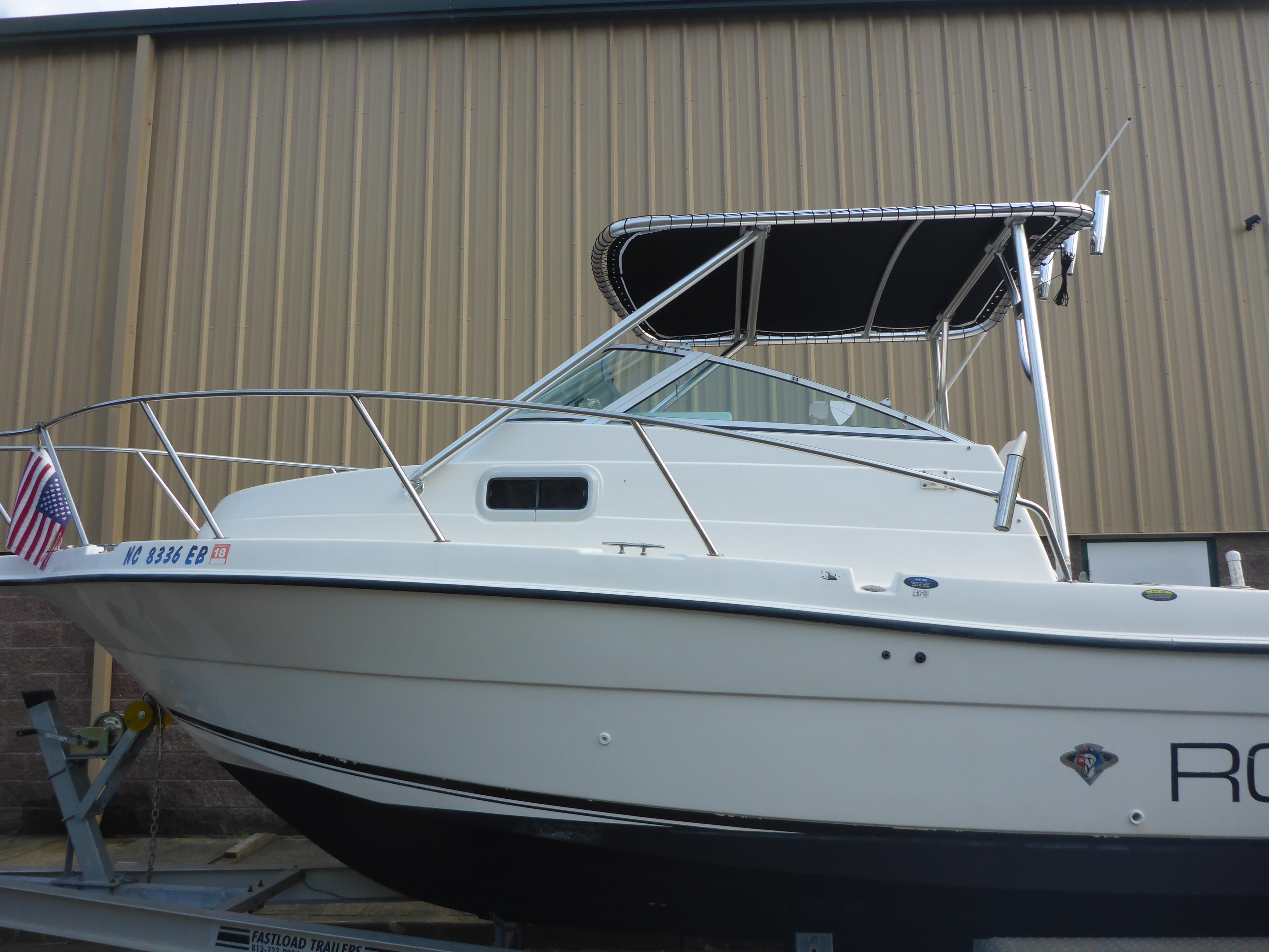 Robalo Top 2000 image 1