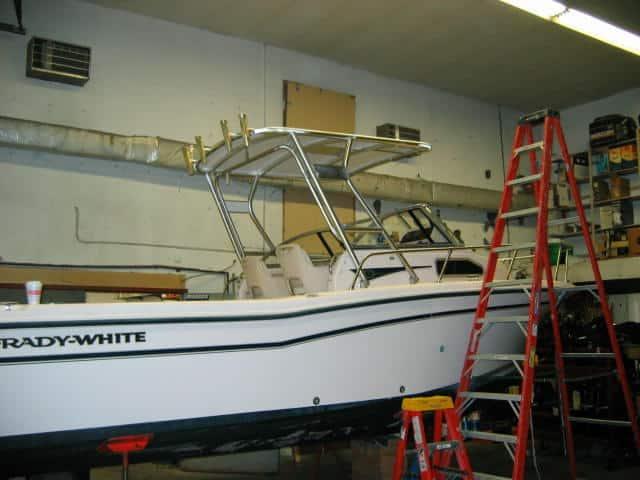 Atlantic Towers Top installed on Grady White 22 Seafarer walkaround boat with steering console and windshield.