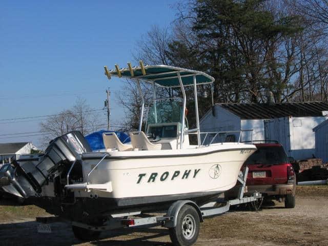 Atlantic Towers T-Top installed on Trophy 1903 center console boat, enhancing functionality and aesthetics.