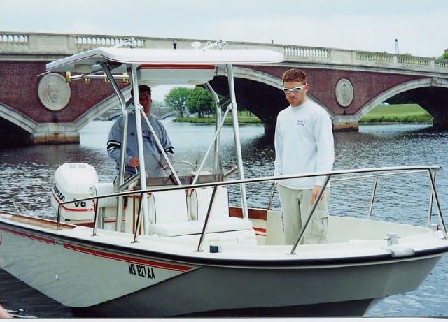 Boston Whaler 22 Revenge T-Top 1981 image 1