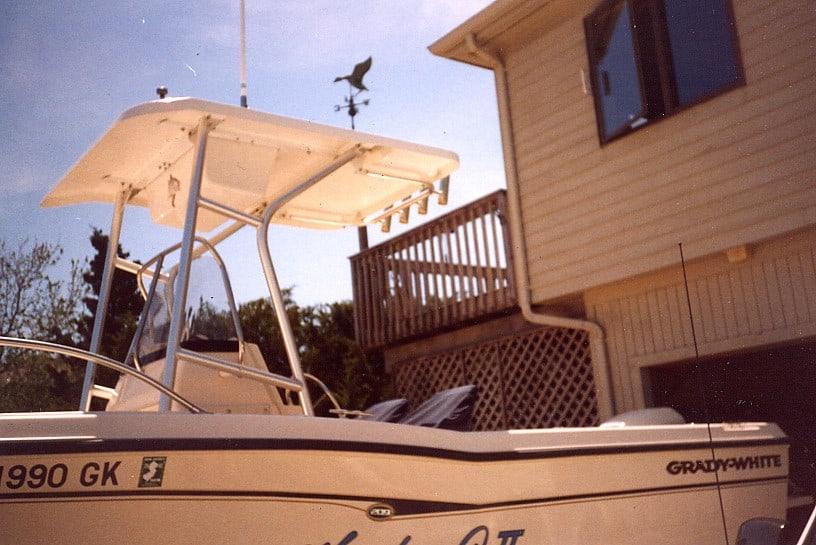 Grady White 209 Center Console T-Top 2002 image 1