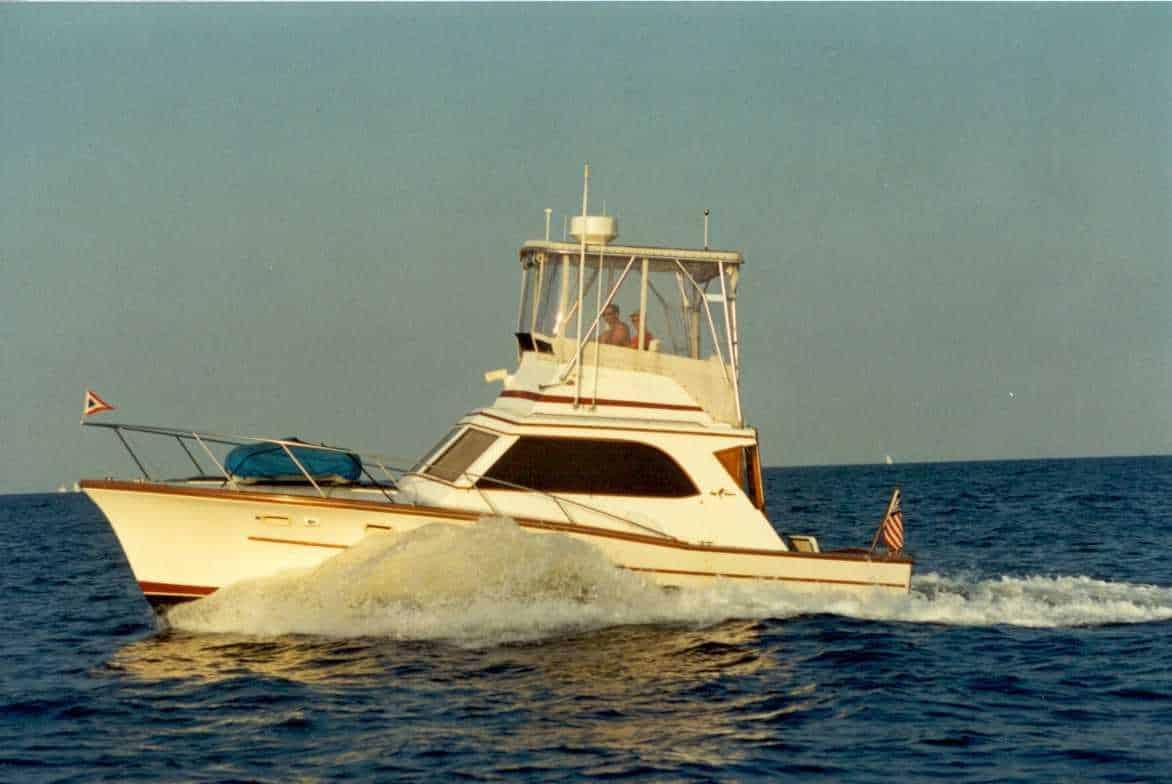 Egg Harbor 40 Sedan Top 1975 image 1