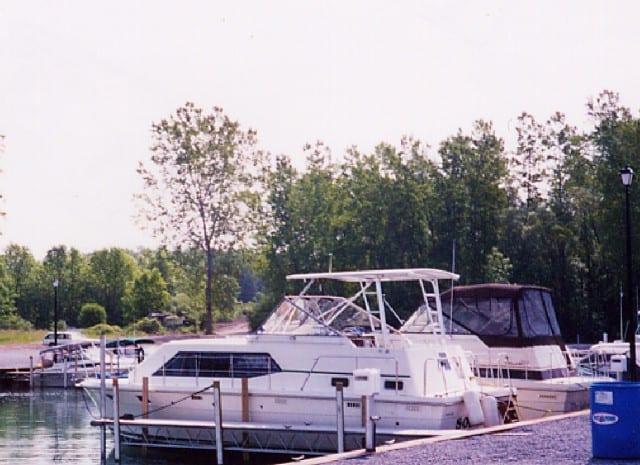 Trojan 36 Tri-Cabin Top 1970 image 1