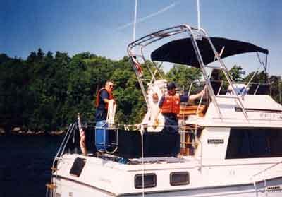 Carver 32 Aft Cabin Arch 1983 image 1