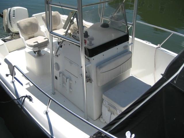 Hydra Sports 212 T-Top 2000 image 1