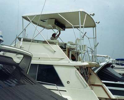 Silverton 40 Convertible Top 1985 image 1