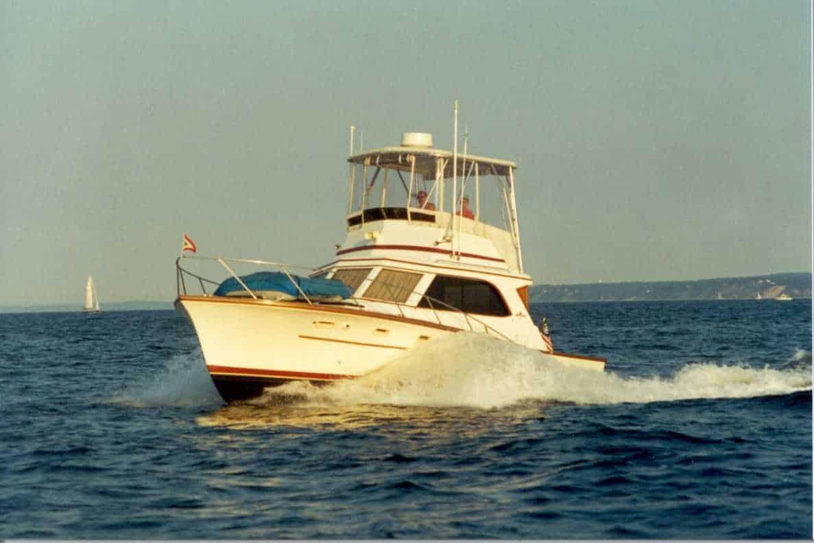 Egg Harbor 40 Sedan Top 1975 image 1