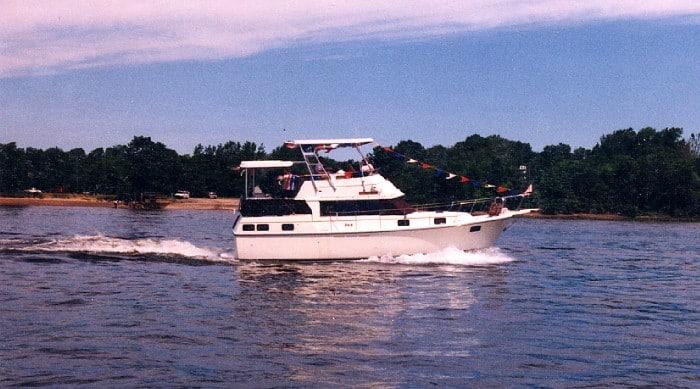 Carver 36 Aft Cabin Top 1982 image 1
