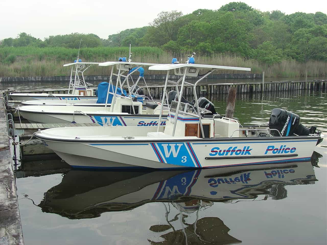 Boston Whaler 22 Outrage T-Top 1982 image 1