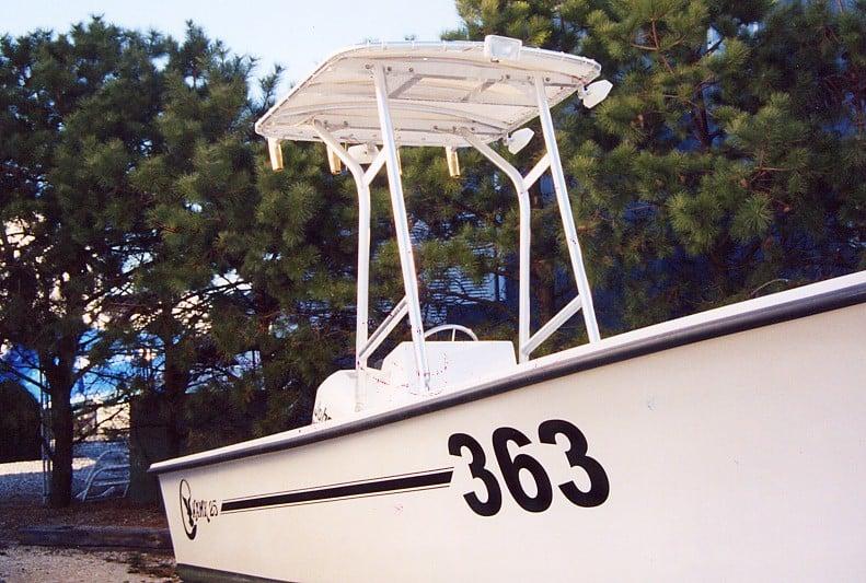 C-Hawk Center Console T-Top 2001 image 1