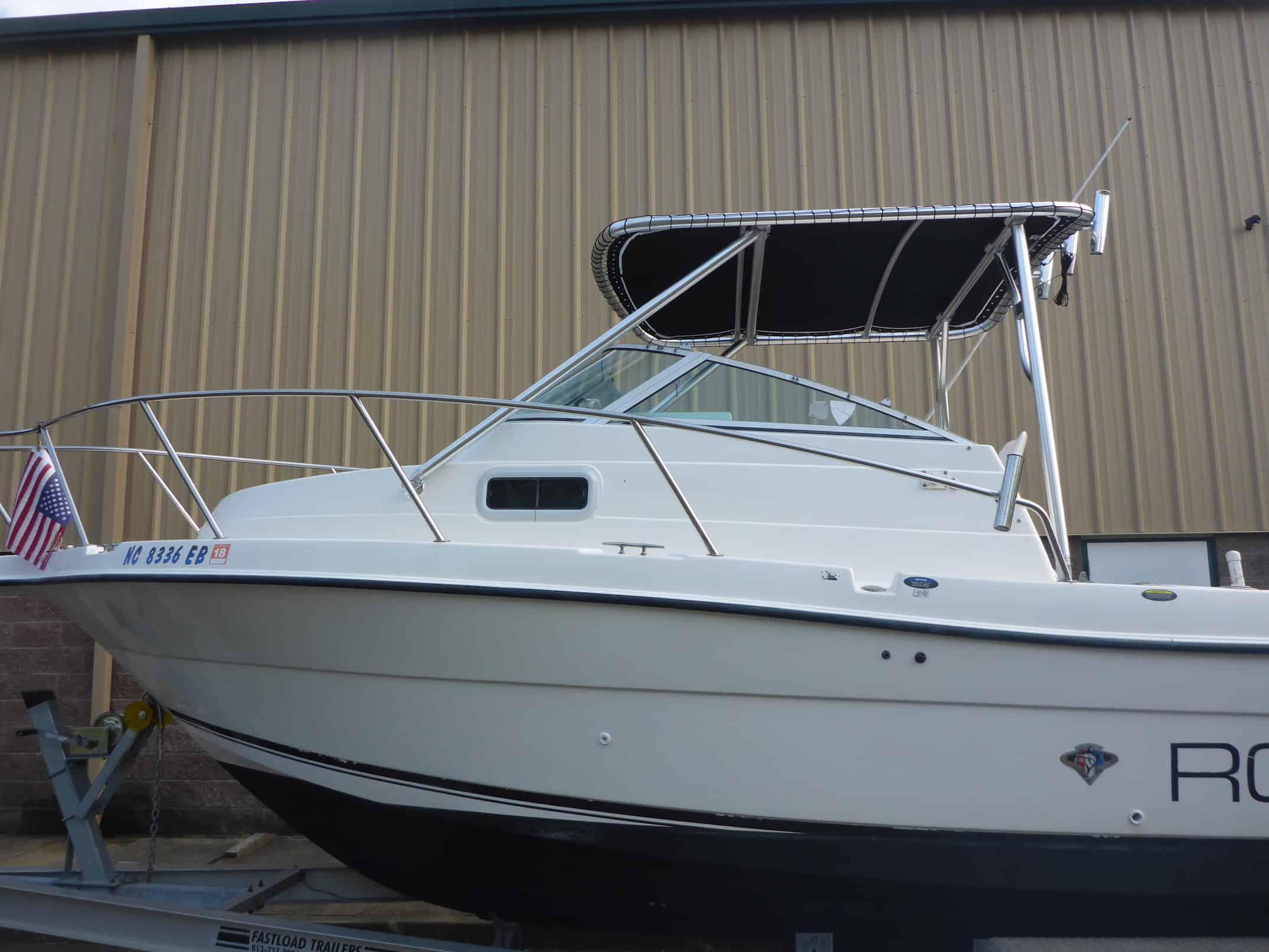 Robalo Top 2000 image 1