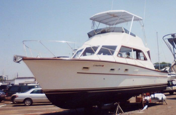 Egg Harbor 40 Sedan Top 1975 image 1