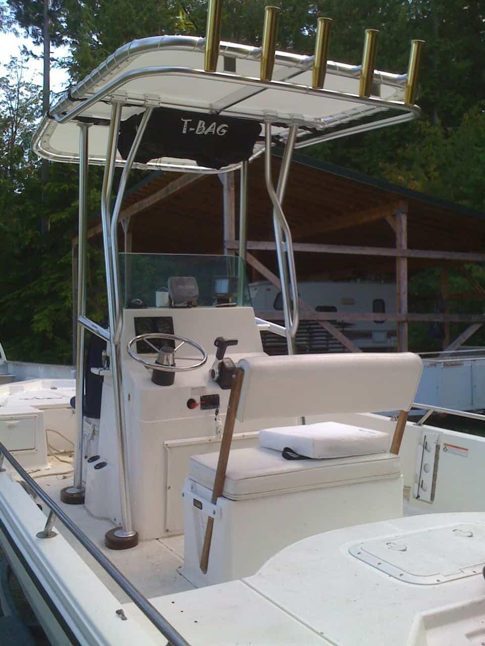 Atlantic Towers T-Top on a Robalo 2100/2109 Bayhunter center console boat, showcasing the sturdy design and functionality.