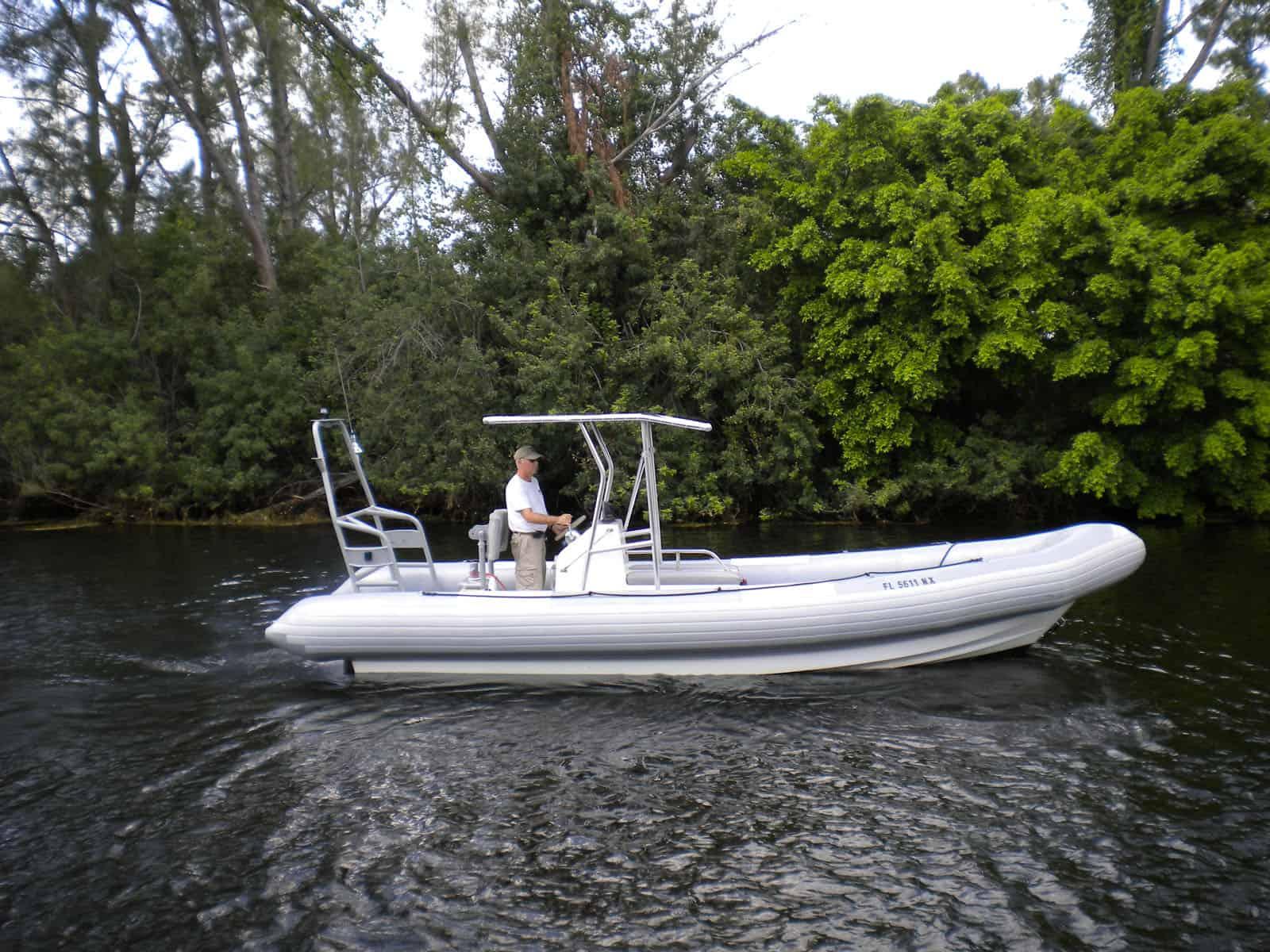 Avon 22 T-Top image 1